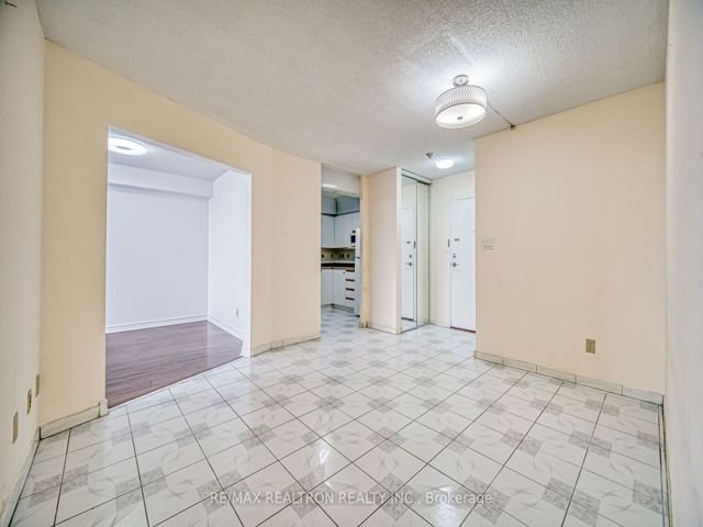 1029 - 25 Bamburgh Circ
