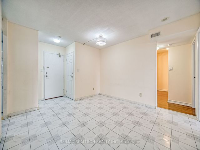 1029 - 25 Bamburgh Circ