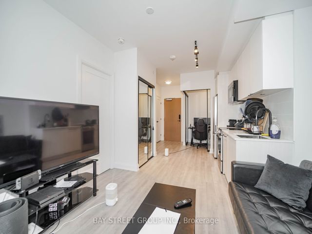 711 - 2369 Danforth Ave