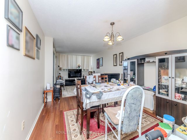 808 - 2460 Eglinton Ave E