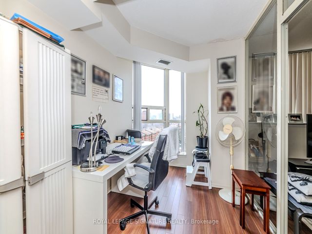 808 - 2460 Eglinton Ave E