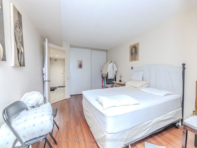 808 - 2460 Eglinton Ave E