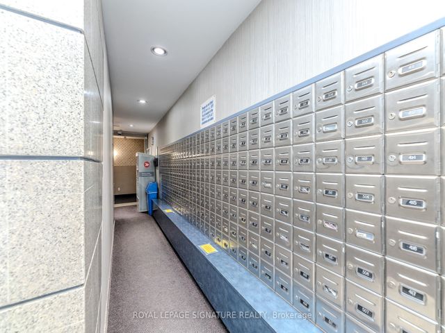 808 - 2460 Eglinton Ave E