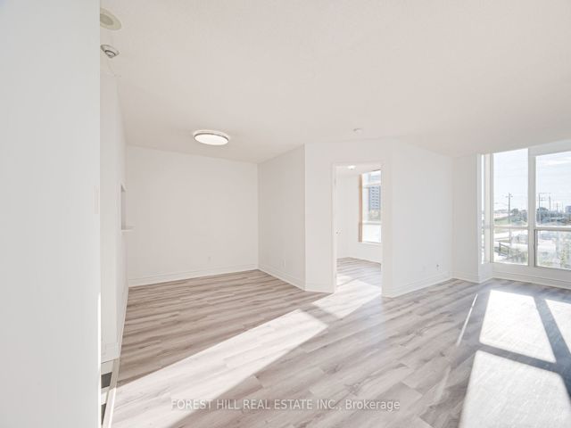 205 - 2550 Lawrence Ave E