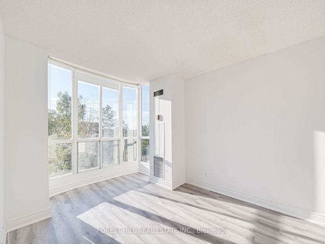 205 - 2550 Lawrence Ave E