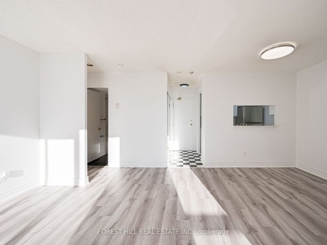 205 - 2550 Lawrence Ave E
