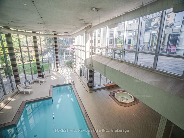 205 - 2550 Lawrence Ave E