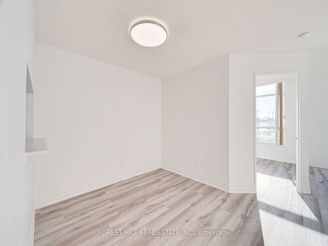 205 - 2550 Lawrence Ave E
