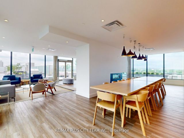 617 - 150 Logan Ave