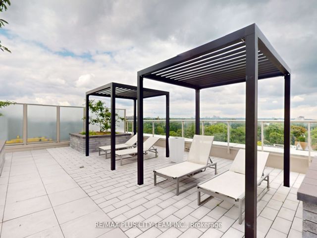617 - 150 Logan Ave