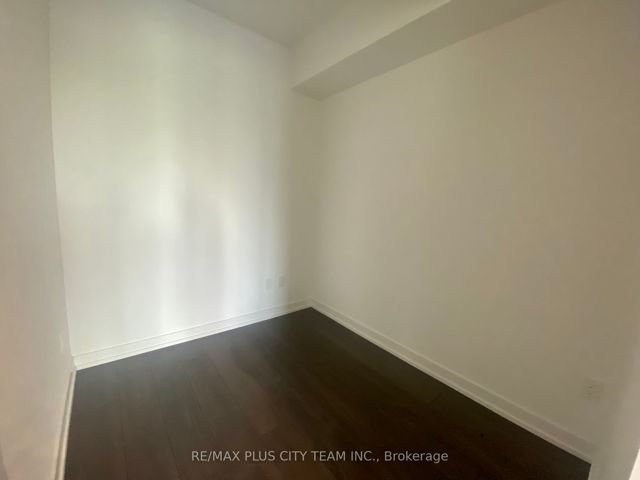 617 - 150 Logan Ave