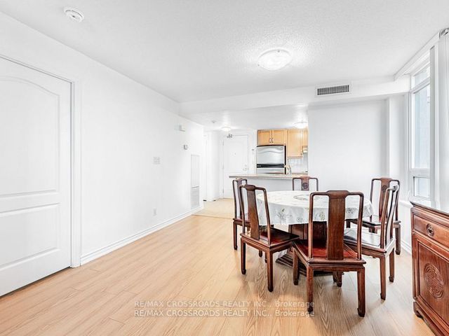 1011 - 2020 Mcnicoll Ave