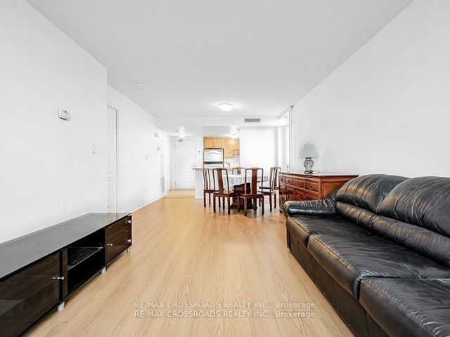 1011 - 2020 Mcnicoll Ave