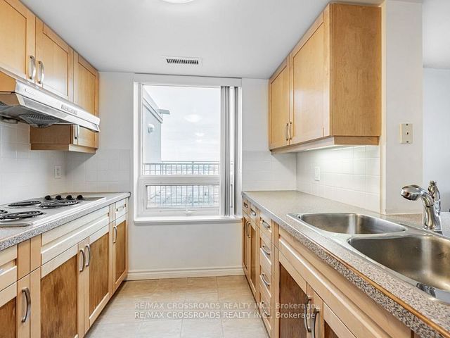 1011 - 2020 Mcnicoll Ave