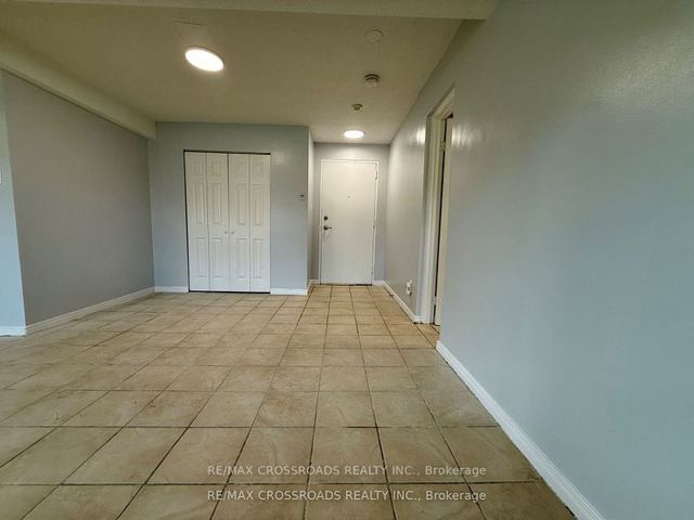 B3 - 1191 Ellesmere Rd