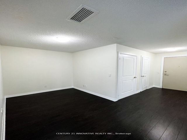 1610 - 30 Meadowglen Pl