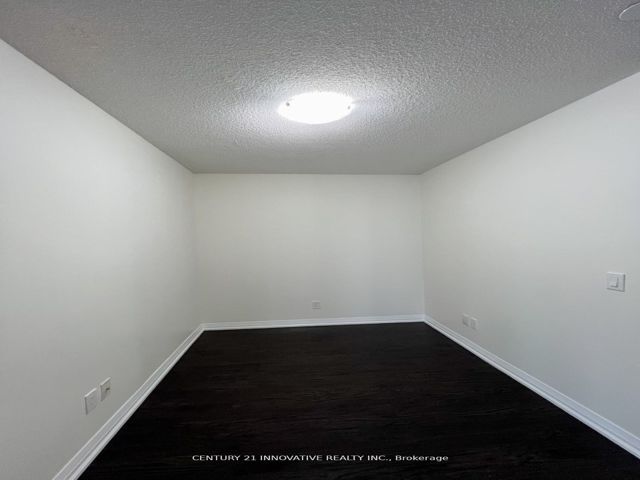 1610 - 30 Meadowglen Pl