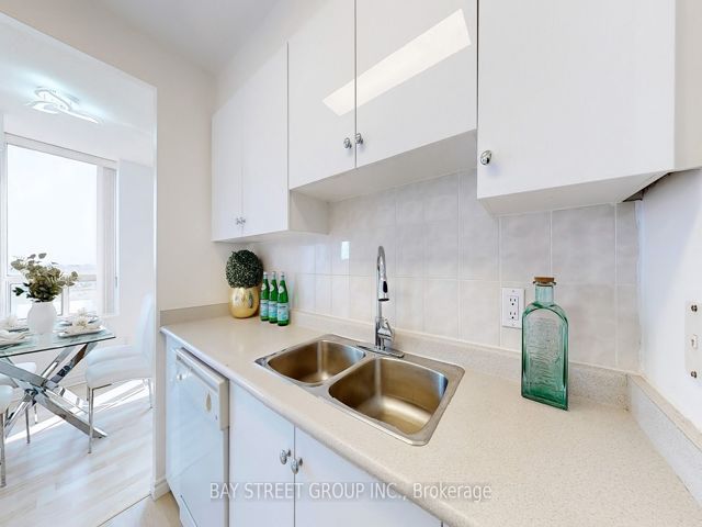 1119 - 1883 Mcnicoll Ave