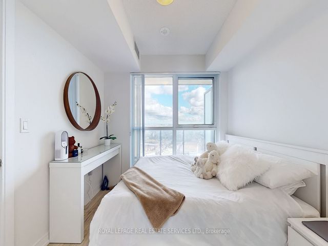 2401 - 225 Village Green Sq