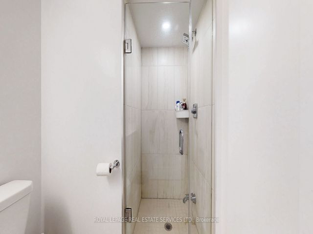 2401 - 225 Village Green Sq