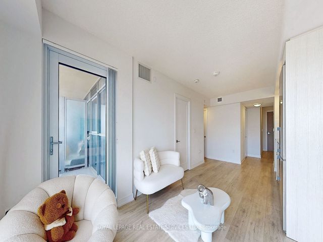 2401 - 225 Village Green Sq