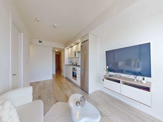 2401 - 225 Village Green Sq
