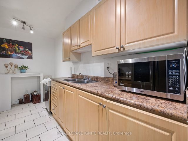201 - 180 Markham Rd
