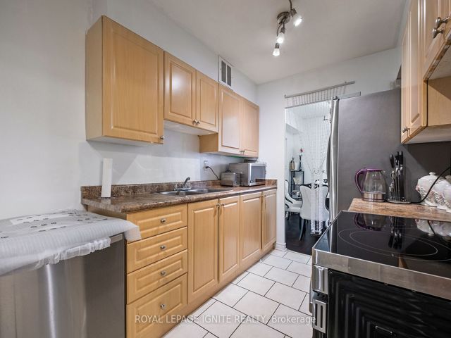 201 - 180 Markham Rd