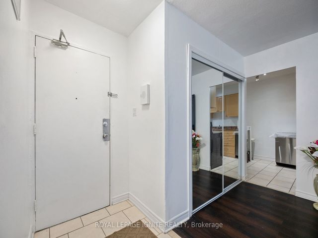 201 - 180 Markham Rd