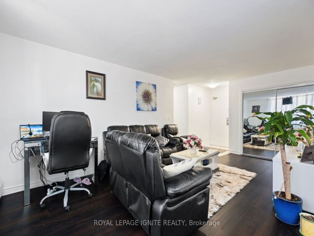 201 - 180 Markham Rd