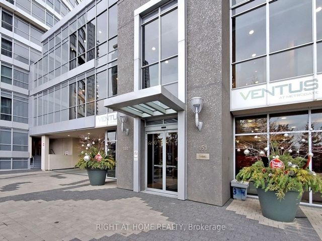 1218 - 181 Village Green Sq