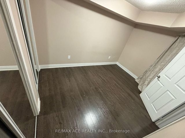 121 - 5225 Finch Ave E