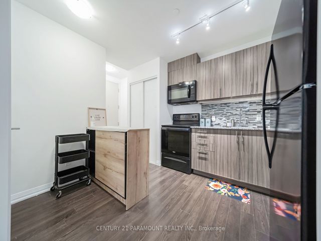 2701 - 30 Meadowglen Pl