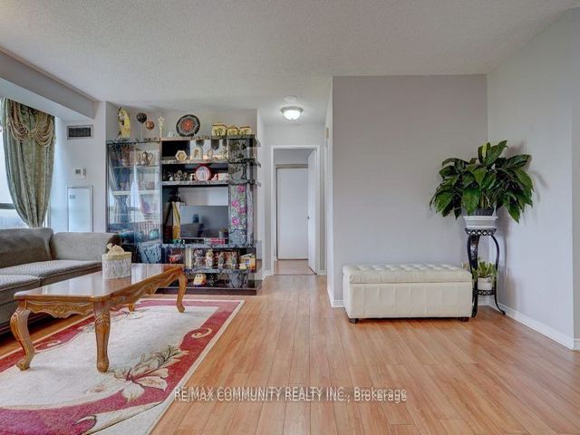 628 - 3 Greystone Walk Dr