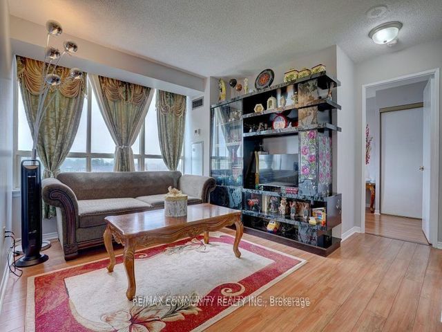 628 - 3 Greystone Walk Dr