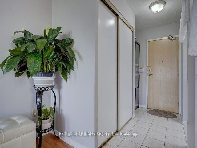 628 - 3 Greystone Walk Dr