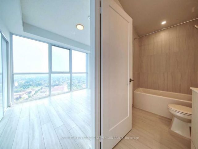 2802 - 225 Village Green Sq