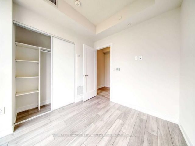 2802 - 225 Village Green Sq