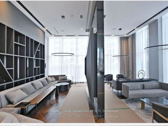 2802 - 225 Village Green Sq