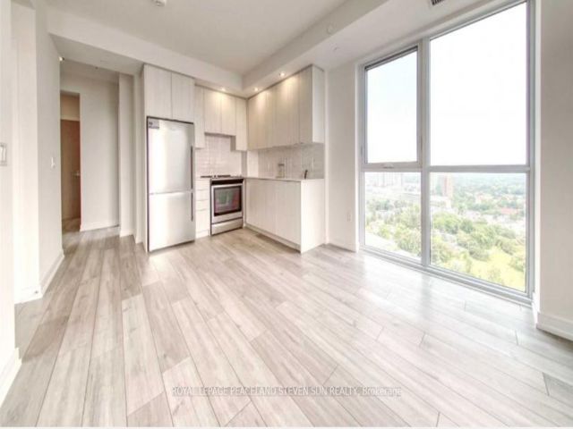 2802 - 225 Village Green Sq