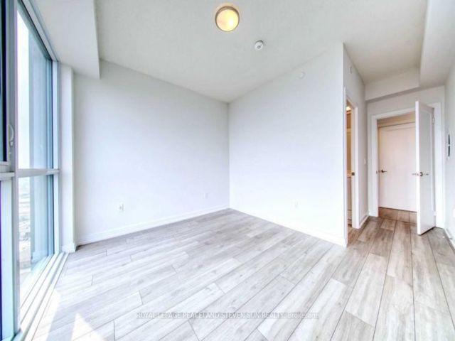 2802 - 225 Village Green Sq