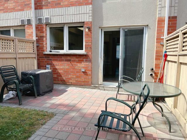1010 - 28 Rosebank Dr