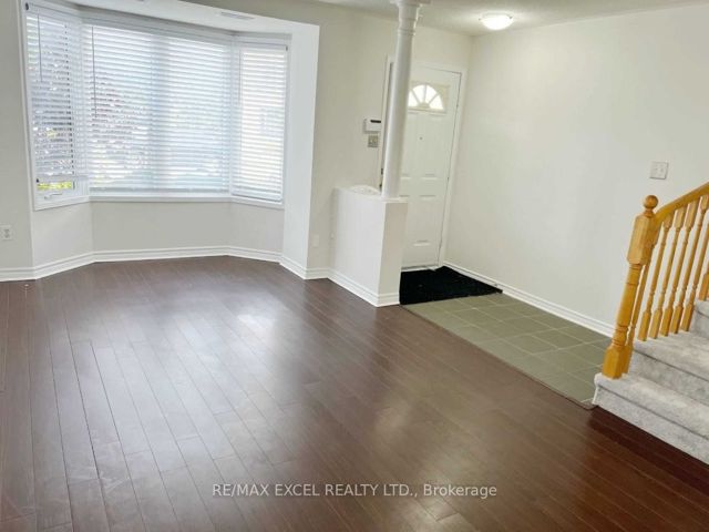 1010 - 28 Rosebank Dr