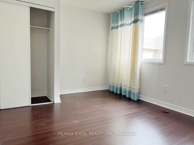 1010 - 28 Rosebank Dr