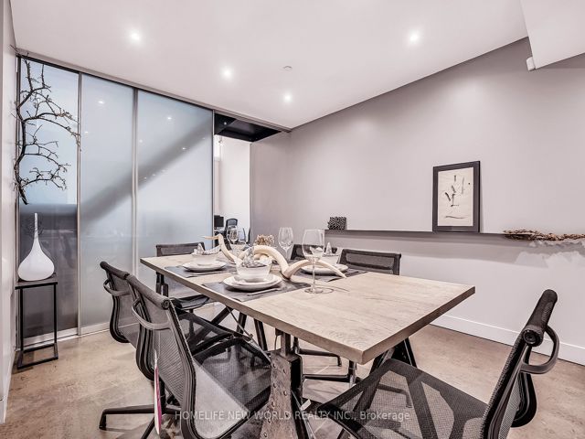 131 - 1173 Dundas St E