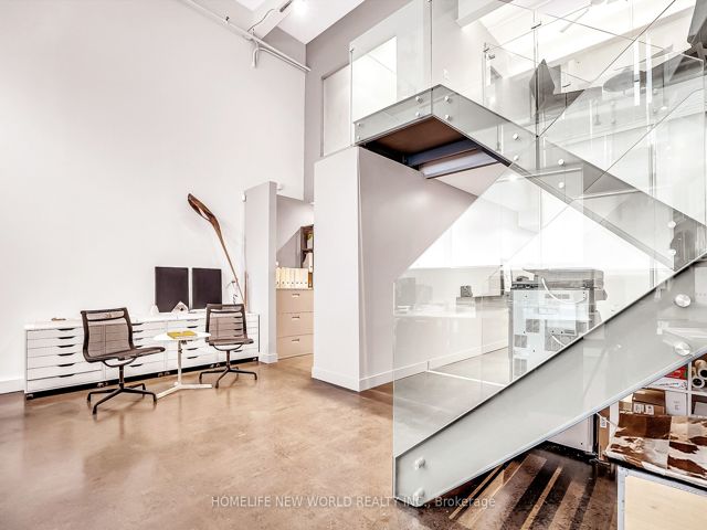 131 - 1173 Dundas St E