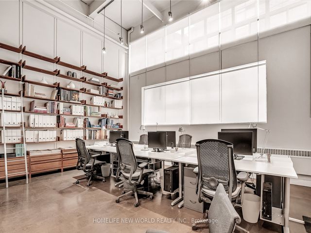 131 - 1173 Dundas St E