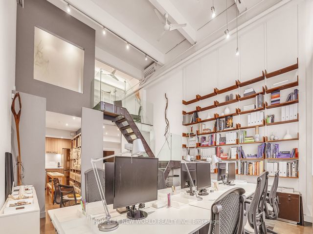131 - 1173 Dundas St E