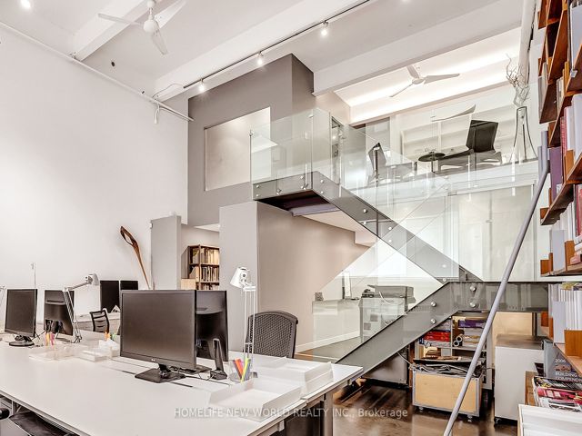 131 - 1173 Dundas St E