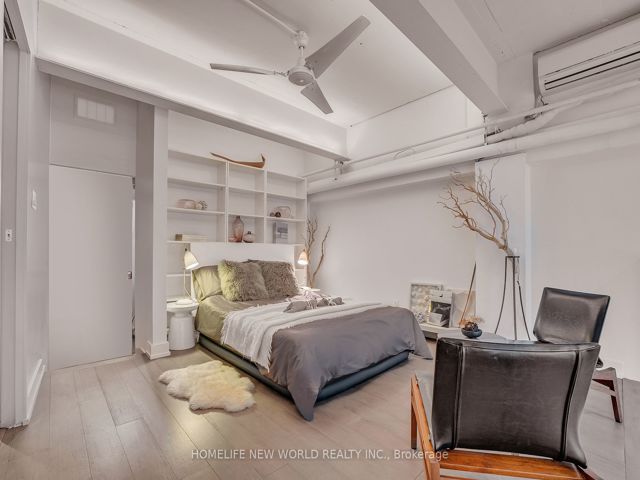 131 - 1173 Dundas St E